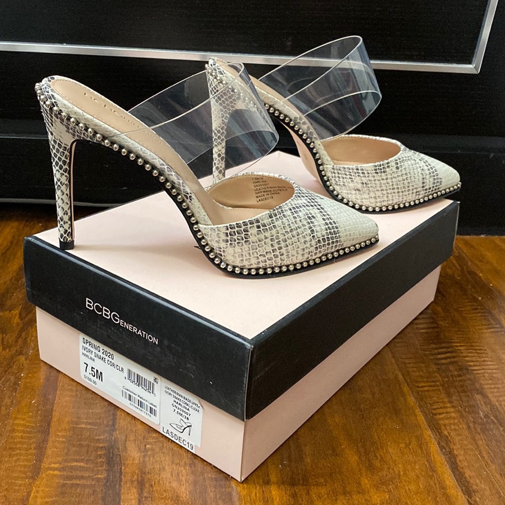 NEW/Never Been Worn - BCBGeneration: Harlina Ivory Snake Pump. Size 7.5M/38.